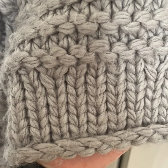 Heavy chunky knit cropped grey sweater - Picture 5 of 5